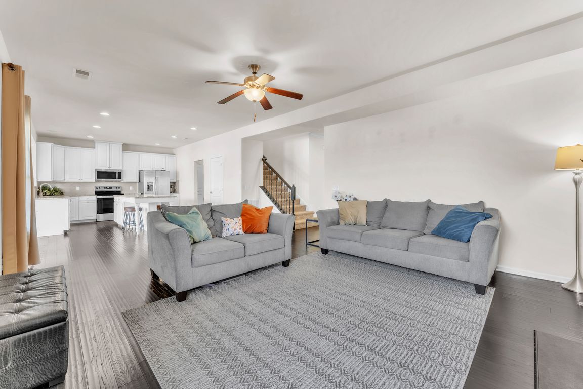 next background image