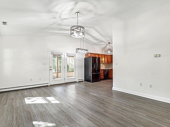 5th image of 1500 Saint Margarets Dr