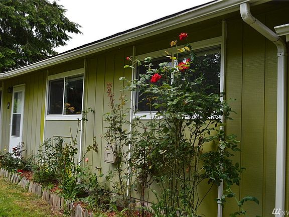 2nd image of 213 203rd Pl SW