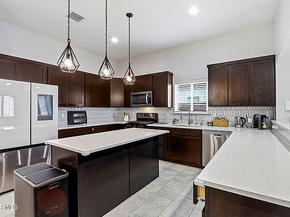 3rd image of 14733 Tierra Mirage Ave