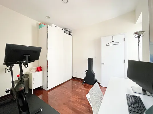 Rented by Kahen Properties | media 19