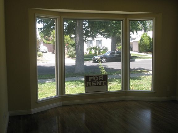 3rd image of 17620 Lemay St