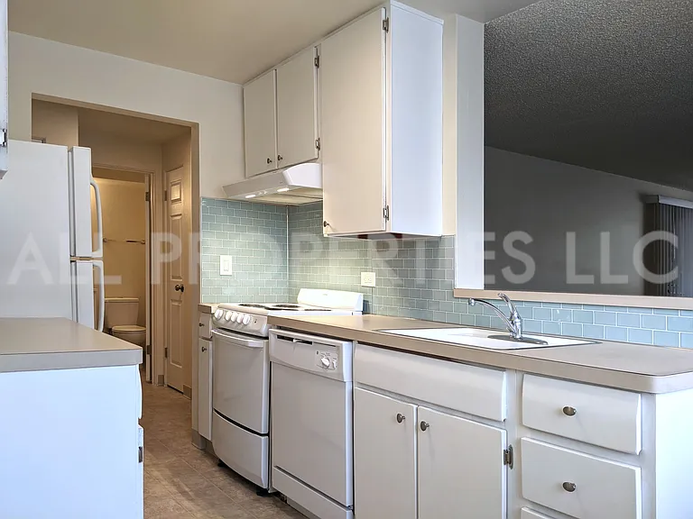 1200 N Emerson St #204 — Photo 10