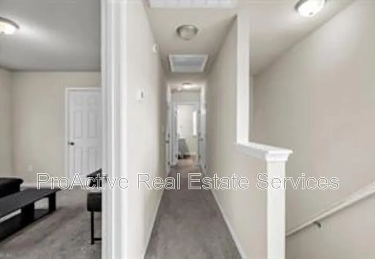223 N 7th St — Photo 11