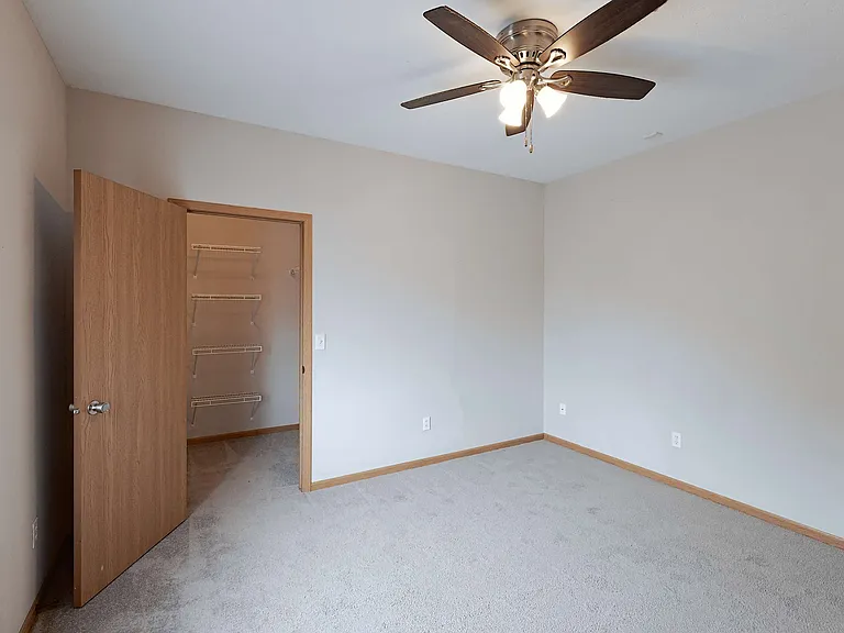Gateway Park Apartments — Photo 90