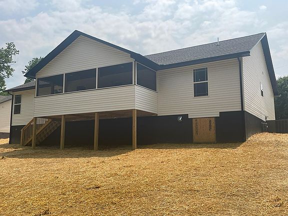 4th image of 2001 Menasha Dr