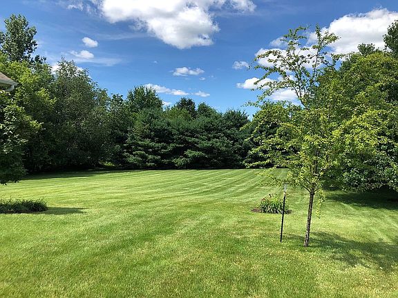 5th image of 8525 Pleasant Meadows Dr NE