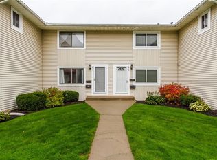 615 Eastbrooke Ln, Rochester, NY 14618