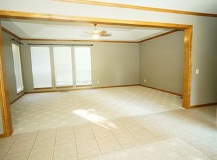 912 N Creek Dr, Edmond, OK 73034