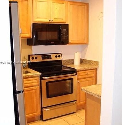 5th image of 1130 11th St APT 5H