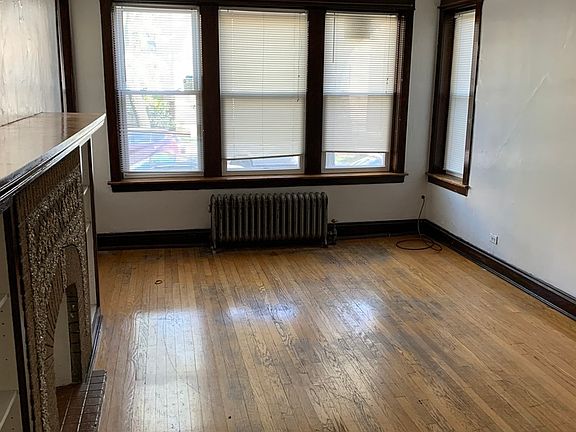 3rd image of 4022 N Mozart St #1