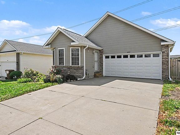 3rd image of 6945 Whitewater Ln