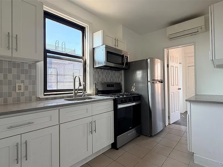 1840 Bronxdale Ave #3 — Photo 3