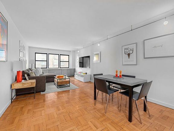 4th image of 333 E 75th St APT 3G