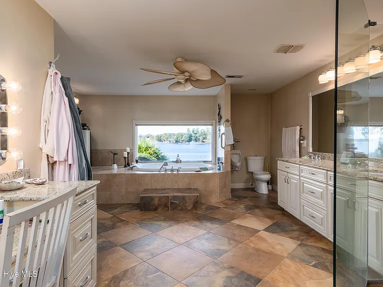 810 Madam Moores Ln #A — Photo 43