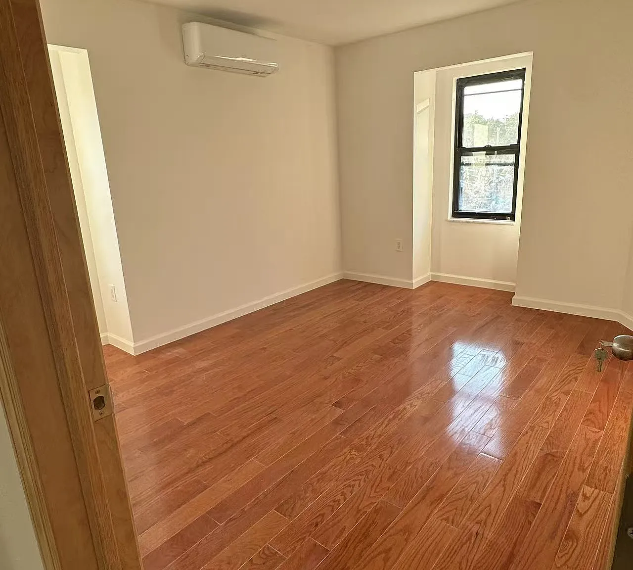 2 bed, 650 sqft, $2,700 — Photo 4