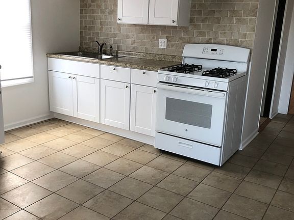 2nd image of 2905 N New England Ave #2