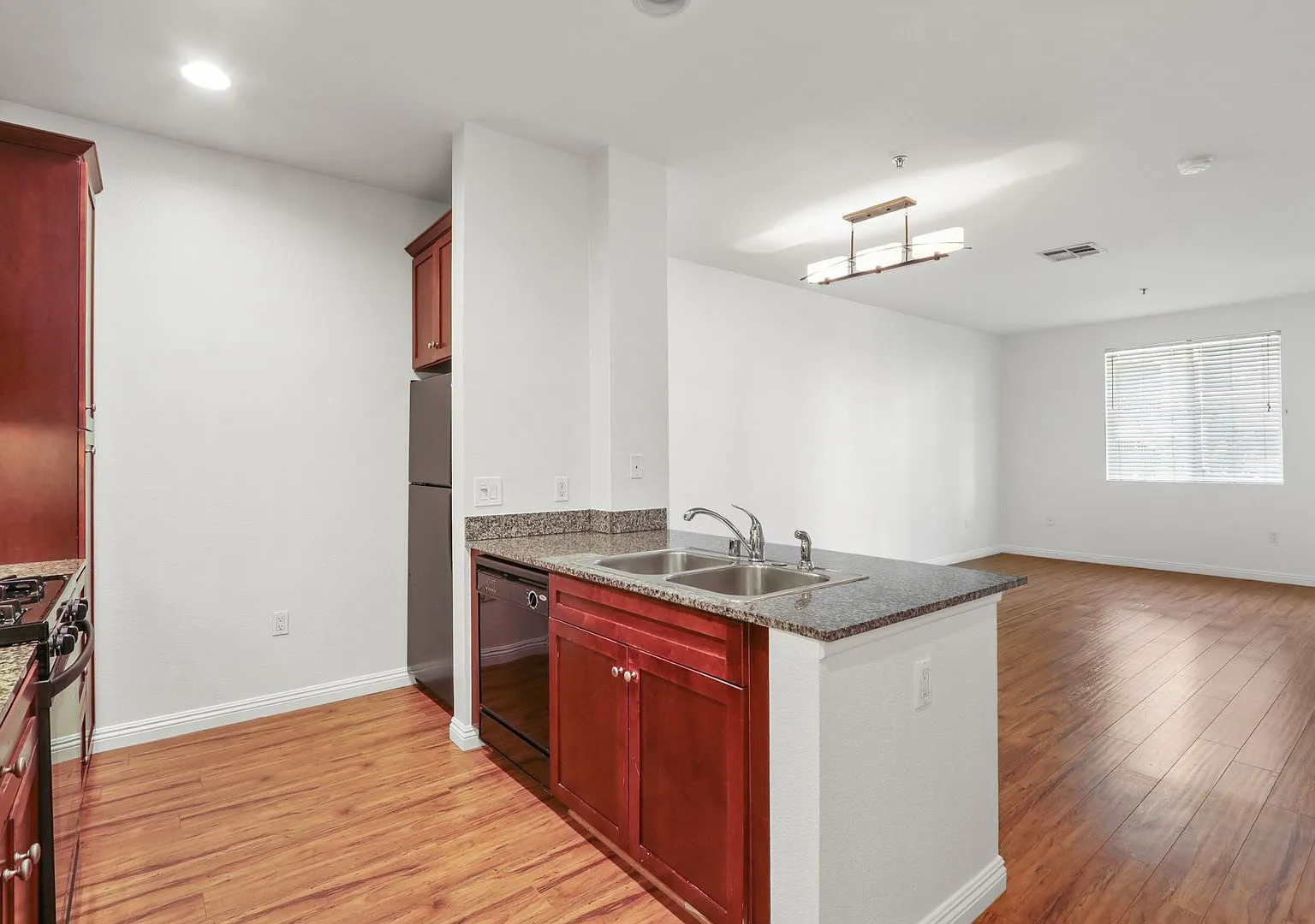 Welcome to 2210 Scholarship, a well-appointed one-bedroom residence located in Irvine's desirable... — Photo 1