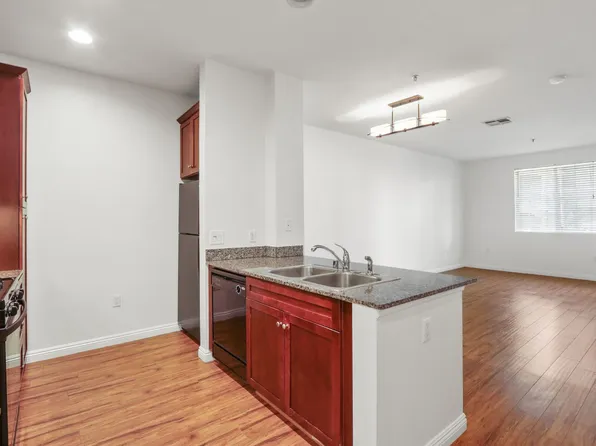 2110 Scholarship, Irvine, CA