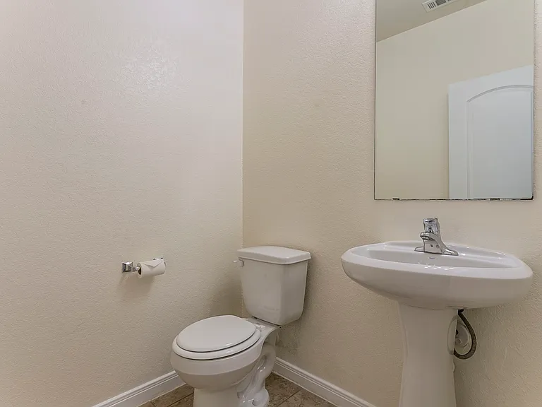211 Azalea Way — Photo 7