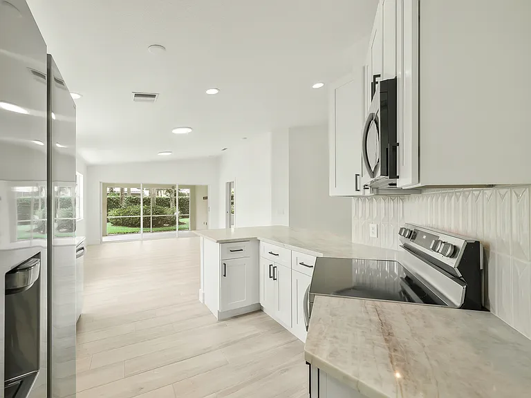 28050 Boccaccio Way — Photo 5