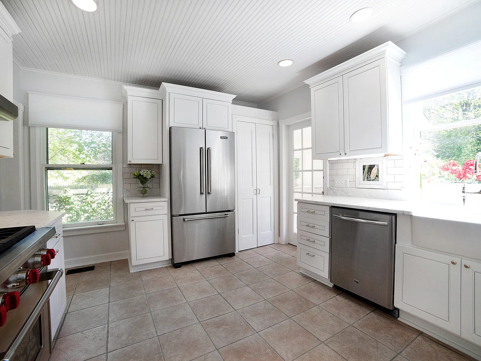 Southampton Village Charming Cottage & Artists Studio — Photo 4