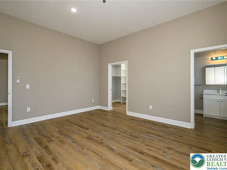1012 2nd St N — Photo 11