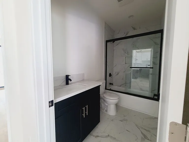 1819 S Manhattan Pl — Photo 13