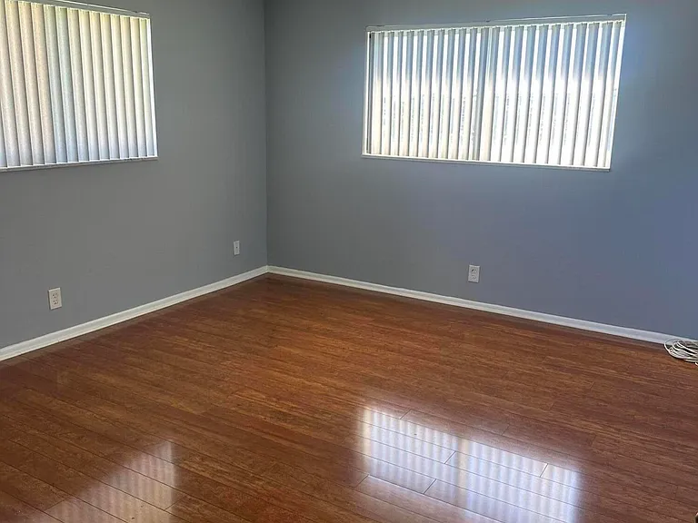 2600 NE 1st Ln #418 — Photo 8