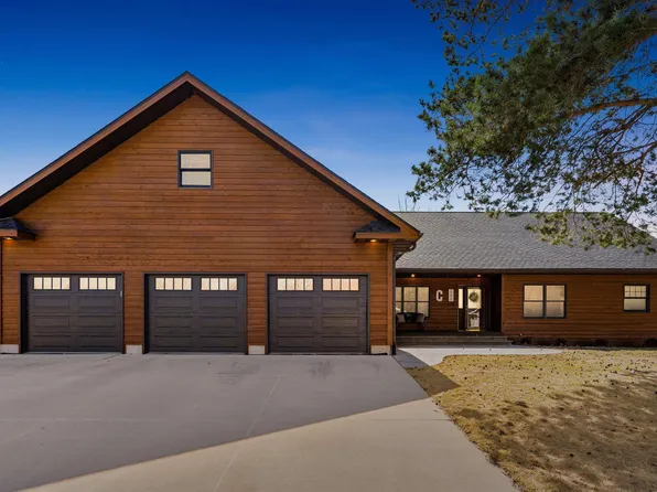 508 Cedar Dr, Fairbank, IA 50629