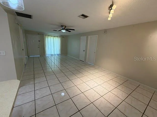 263 La Paz Dr — Photo 5