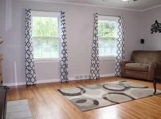 310 Willowcrest Dr, Rochester, NY 14618