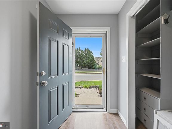 4th image of 45 Eldon Dr