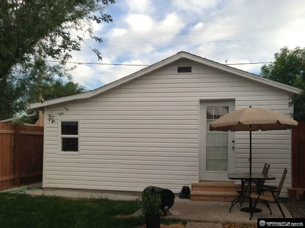 721 Broadway St, Thermopolis, WY 82443