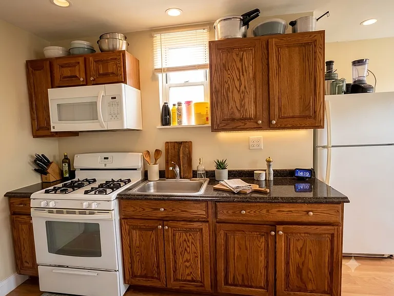 22 Stanford Ave — Photo 12