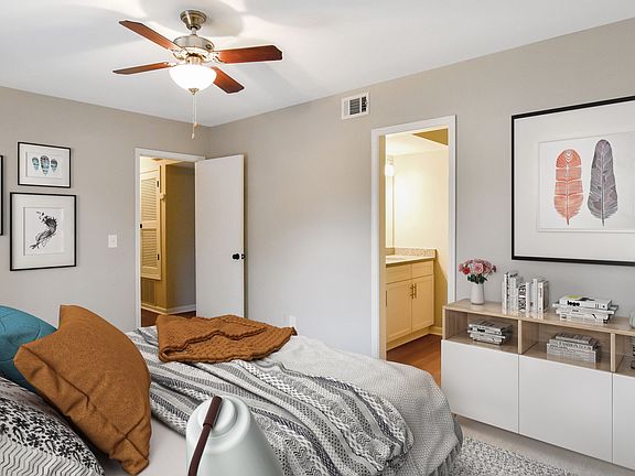 4th image of 1831 Briarcliff Cir NE #1861E