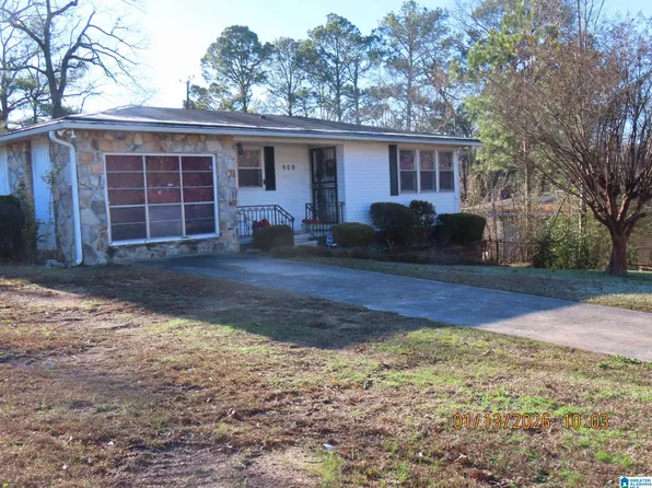 909 Oakland Ave, Fairfield, AL 35064