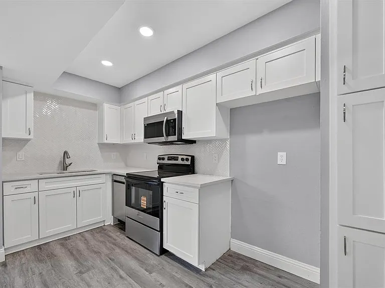 5033 Cedar Springs Rd — Photo 16
