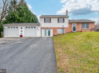 115 N Sadsbury Ct, Gap, PA 17527