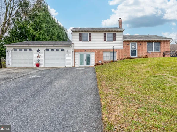 115 N Sadsbury Ct, Gap, PA 17527