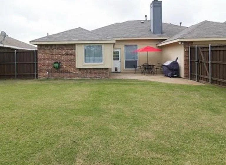 1461 Norfolk Ct — Photo 8