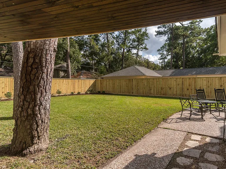 726 Thistlewood Dr — Photo 35