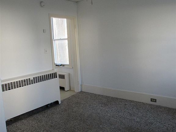 4th image of 351 Main St APT 1