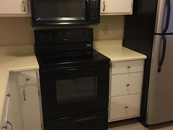 2nd image of 1468 Tenbury Dr