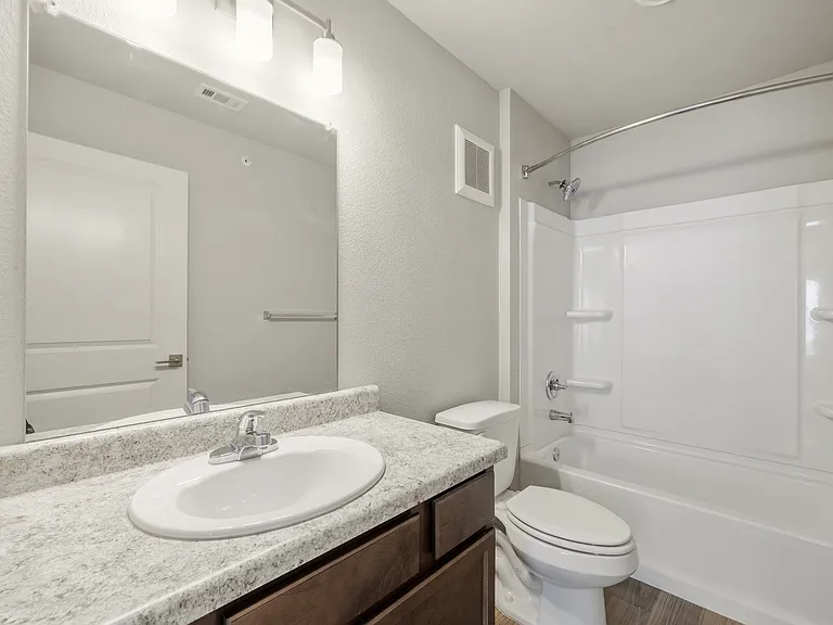 Agave East Apartments — Photo 18