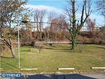4th image of 739 W Fisher Ave