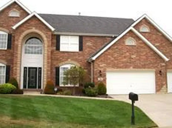 28 Serapis Ct, Saint Charles, MO 63303