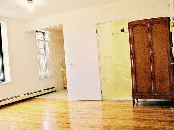 3rd image of 157 Broome St APT 5E