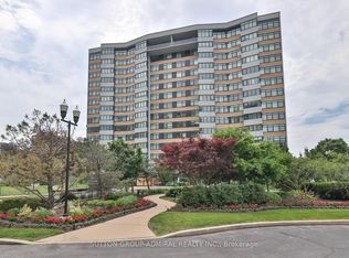 90 Fisherville Rd #104, Toronto, ON M2R3J9