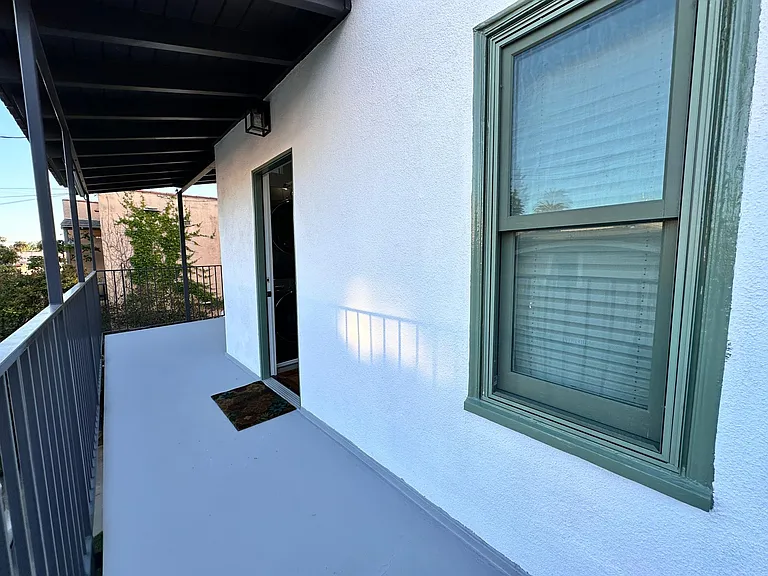 242 1/2 Coronado Ave — Photo 27